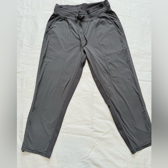 Lululemon dance studio Gray Size 6 cropped pants - Picture 1 of 15